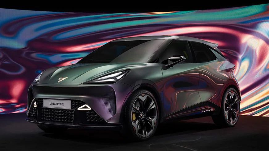 CUPRA UrbanRebel Seitenansicht schräg von vorn