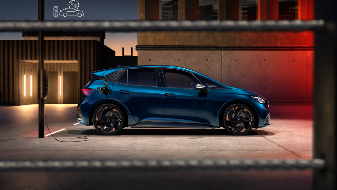 Ein CUPRA Born beim Ladevorgang