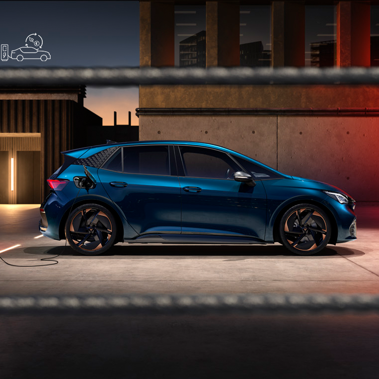 Ein CUPRA Born beim Ladevorgang