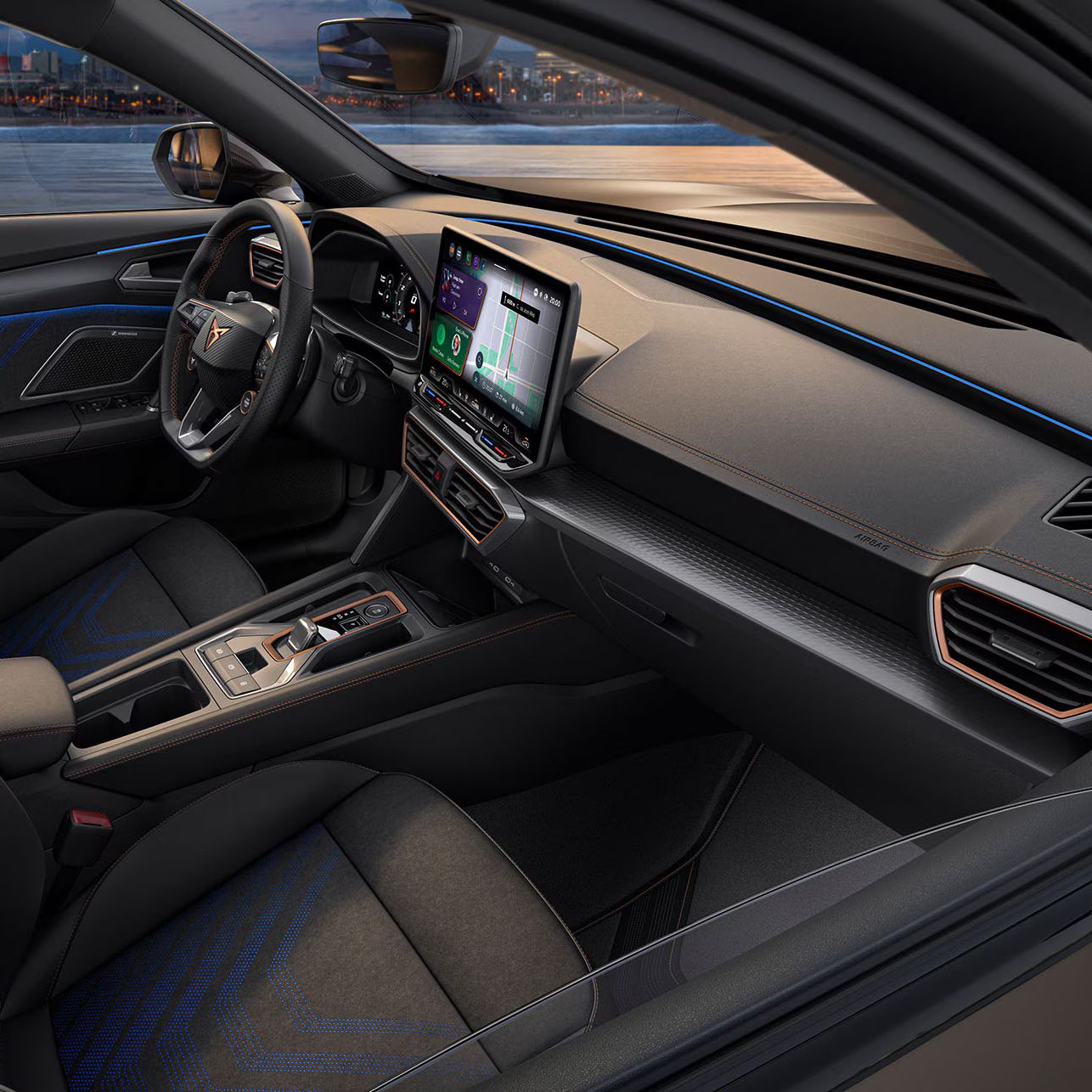 CUPRA Formentor mit elektrischen Schalensitzen mit Memory-Funktion, hergestellt aus 73% recycelter veganer Mikrofaser.