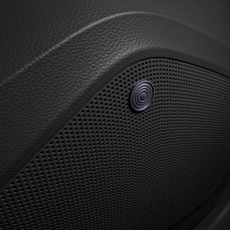 Nahaufnahme des Türlautsprechers des CUPRA Sound Systems – zeigt die Designdetails dieses Interieurelements.