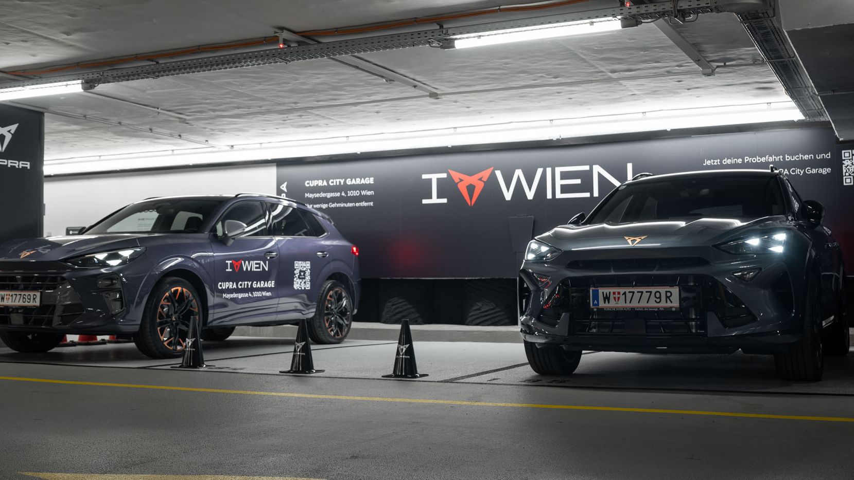 Garage mit zwei CUPRA Fahrzeugen