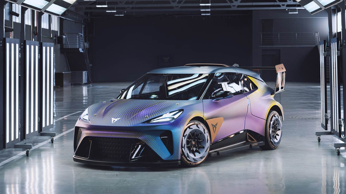 CUPRA Urban Rebel Konzept Car in einer Halle