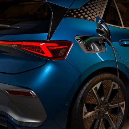 CUPRA Born beim Laden