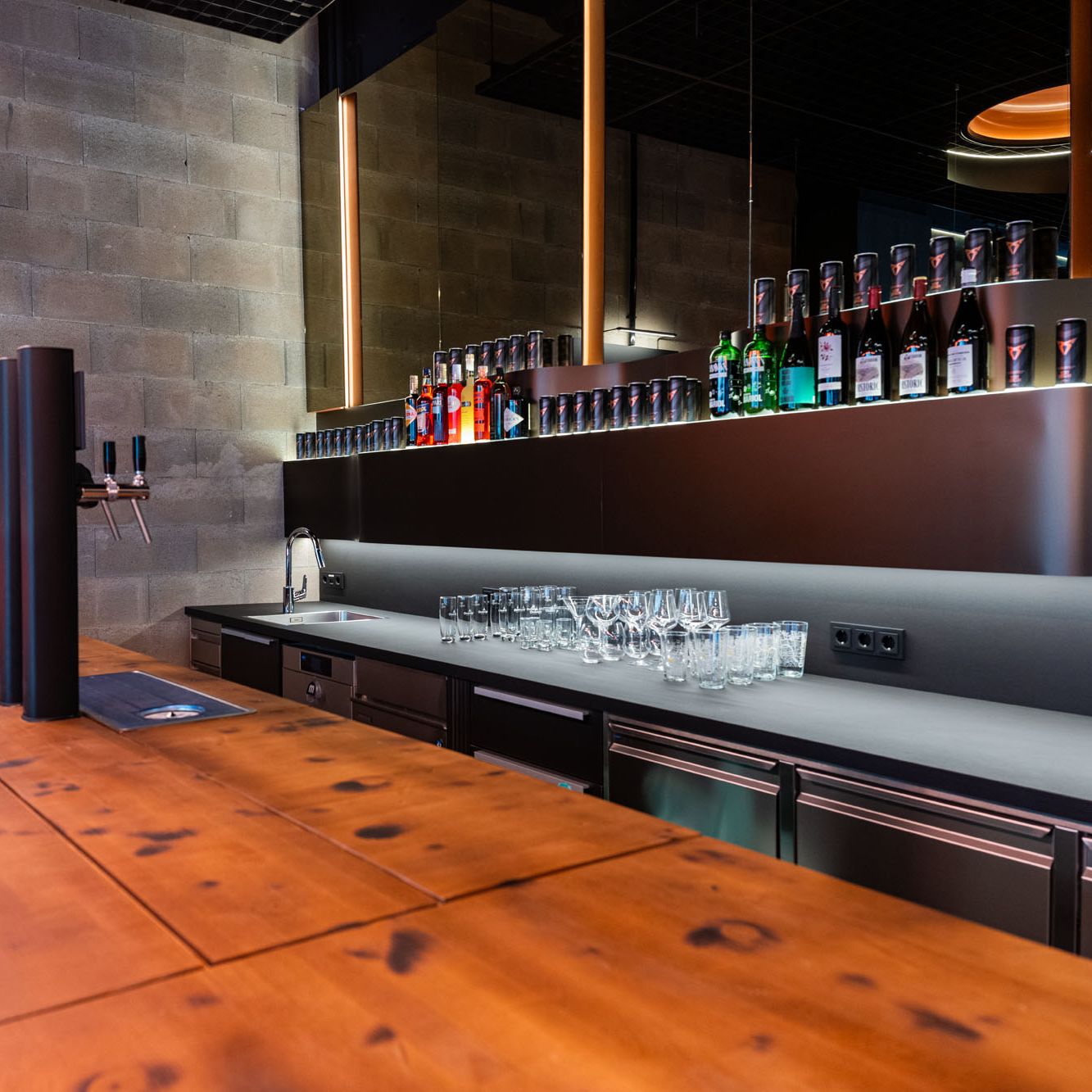 Bar und Getränke