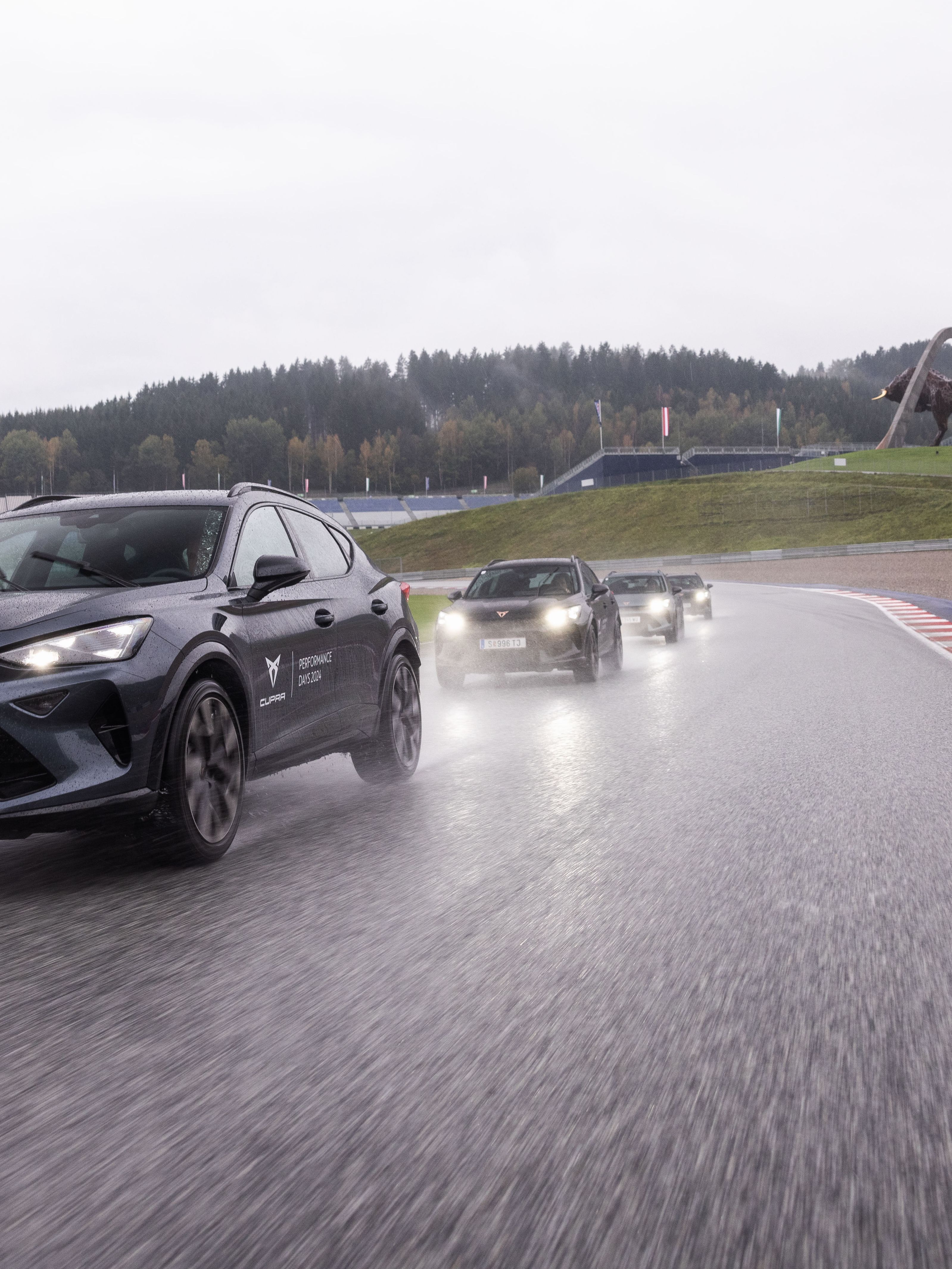 CUPRA Formentor fährt am Redbull Ring bei Regen