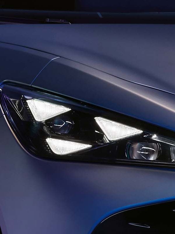 CUPRA Modell Frontansicht beleuchtet