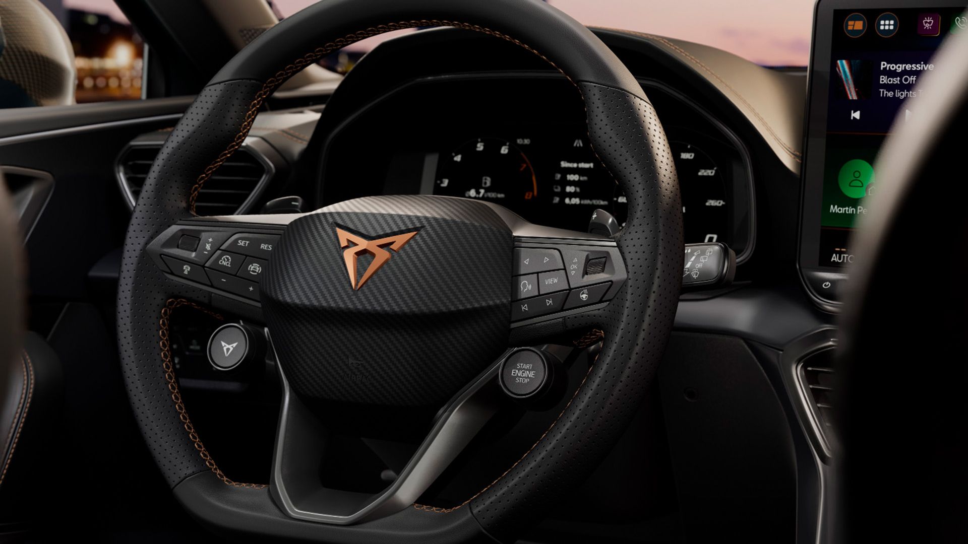 Blick auf das Lenkrad von einem CUPRA Leon.