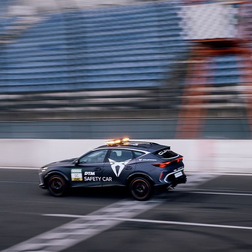 Der CUPRA Formentor in Fahrt bei der DTM.