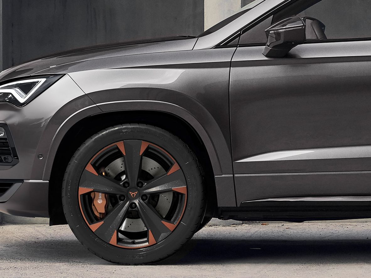 CUPRA Ateca seitliche Vorderansicht