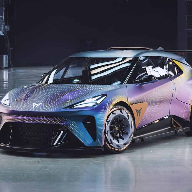 CUPRA Urban Rebel Konzept Car in einer Halle