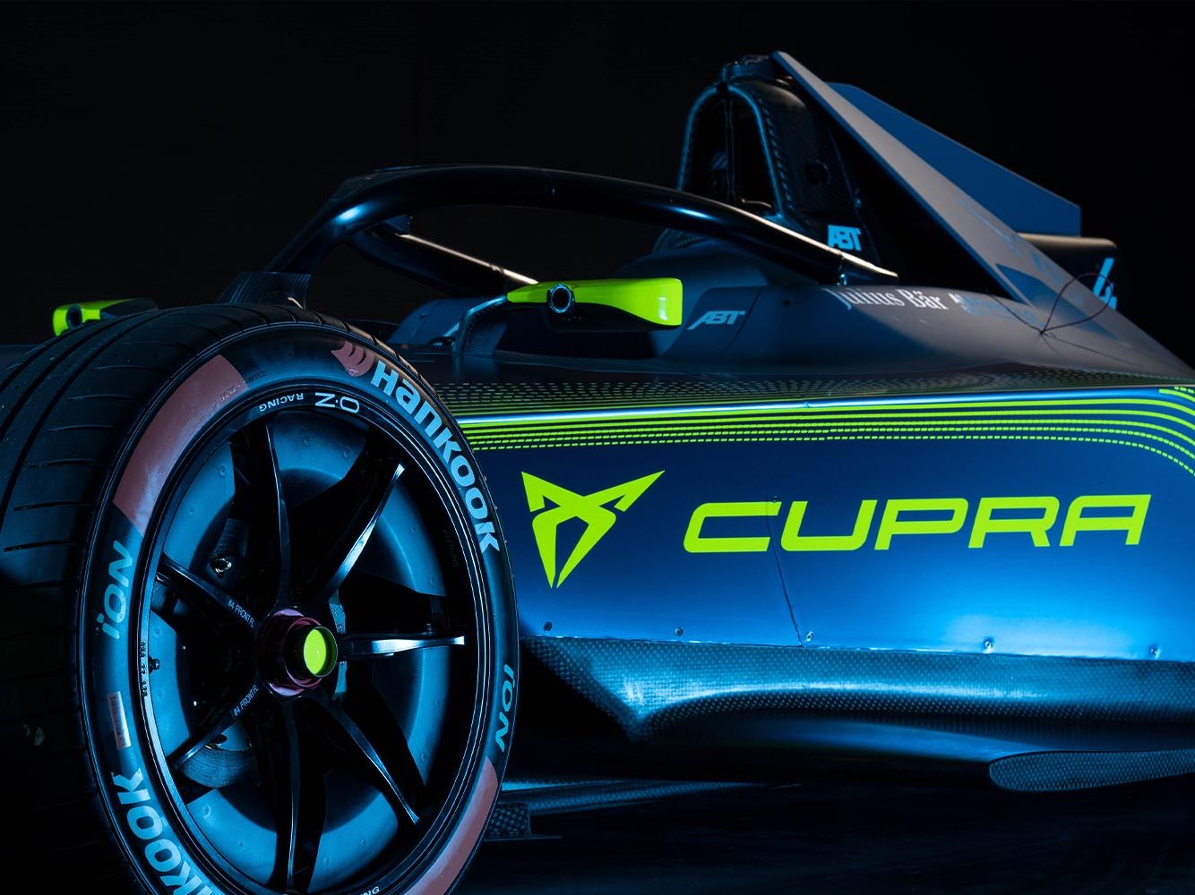 Ein CUPRA Rennwagen der Formel E.