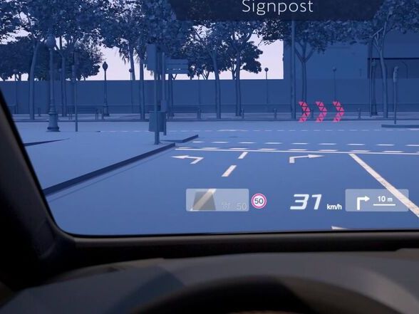 Projektion des Augmented-Reality Head-up-Displays in einem CUPRA Born.